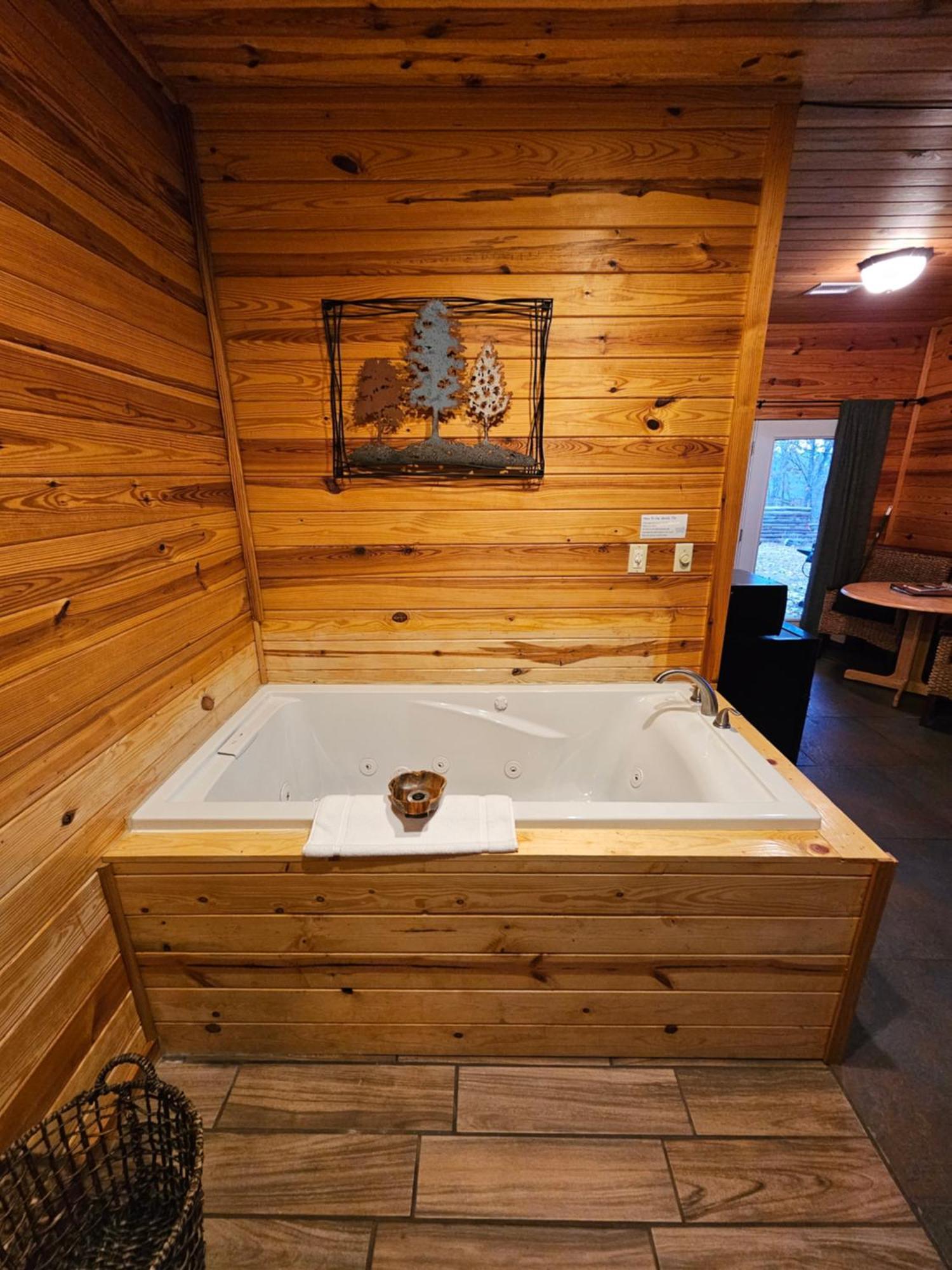 5 Min To Beaver Lake-King Bed-Fire Pit-Jetted Tub #1 Eureka Springs Dış mekan fotoğraf